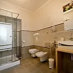 La Finestra Sulla Reggia Bed and Breakfast 3*